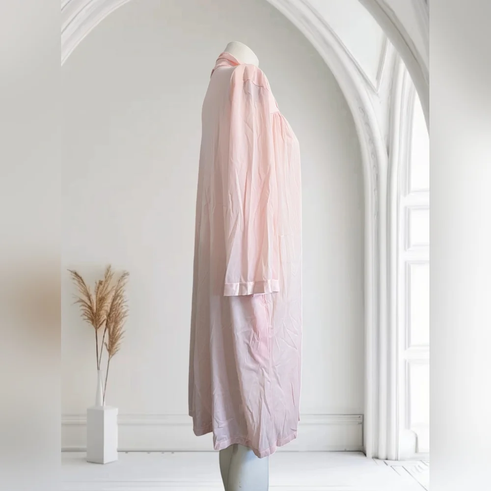 Vintage 70s-80s Vanity Fair Women's Light Pink Nylon Robe Intimates Size L - Picture 2 of 9
